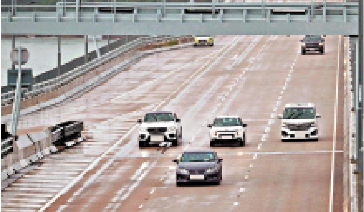 圖:運輸及物流局昨日表示,料今年內公布「粵車南下」方案細節。