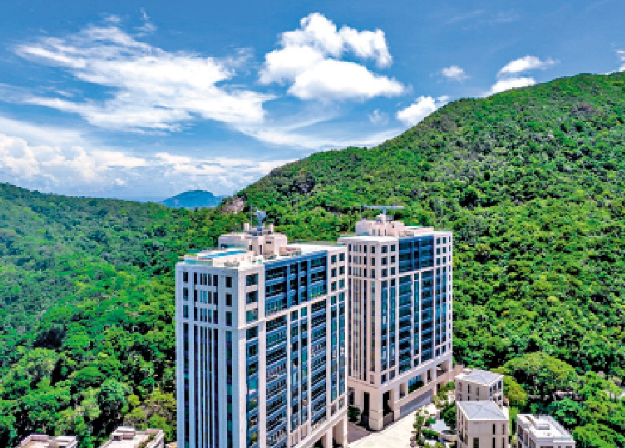 圖:山頂Mount Nicholson新近售出頂層Penthouse特色戶,呎價高達14.4萬元。