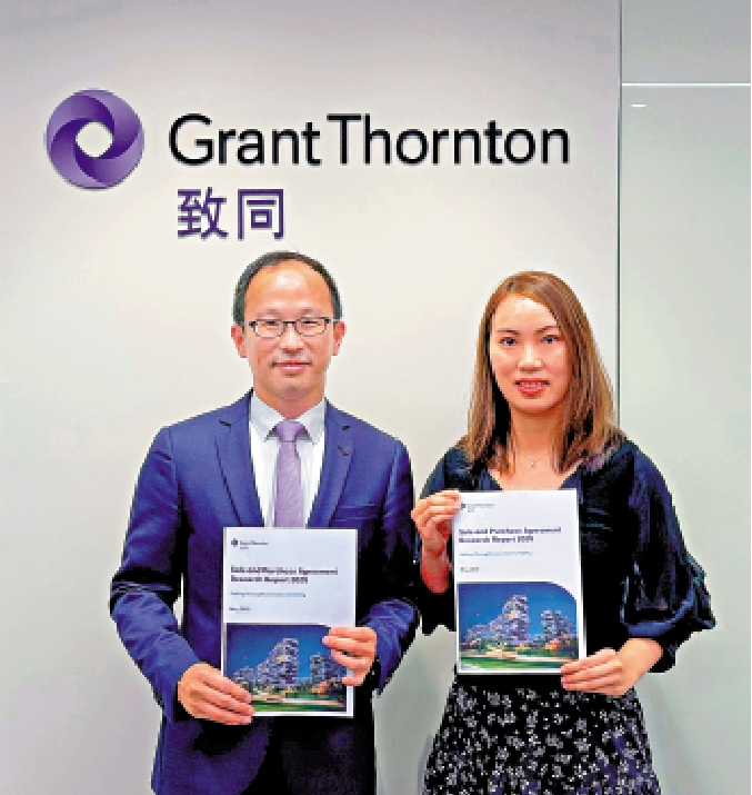 圖:致同香港諮詢主管合夥人湯飈(左)稱,現時香港上市公司對投資採取保守策略。旁為致同香港諮詢總監黃景賽。