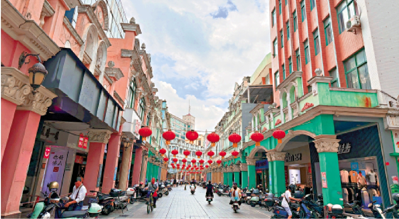 　　圖：華蓋路兩側特色的傳統騎樓。\大公報記者黃寶儀攝