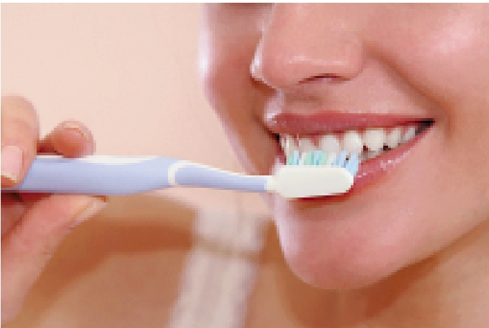 　　圖：正確的刷牙方式有助降低齲齒和牙周病的風險。