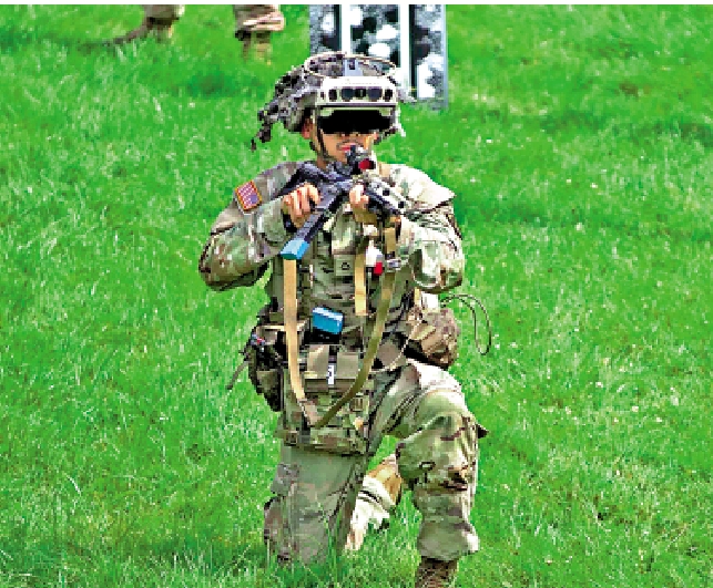 圖:美軍士兵在演習中佩戴「綜合視覺增強」裝置。\五角大樓官網