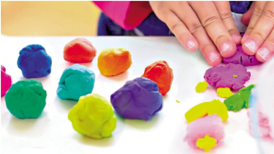 　　圖：泥膠玩具對象是兒童，材料成分要確保安全。