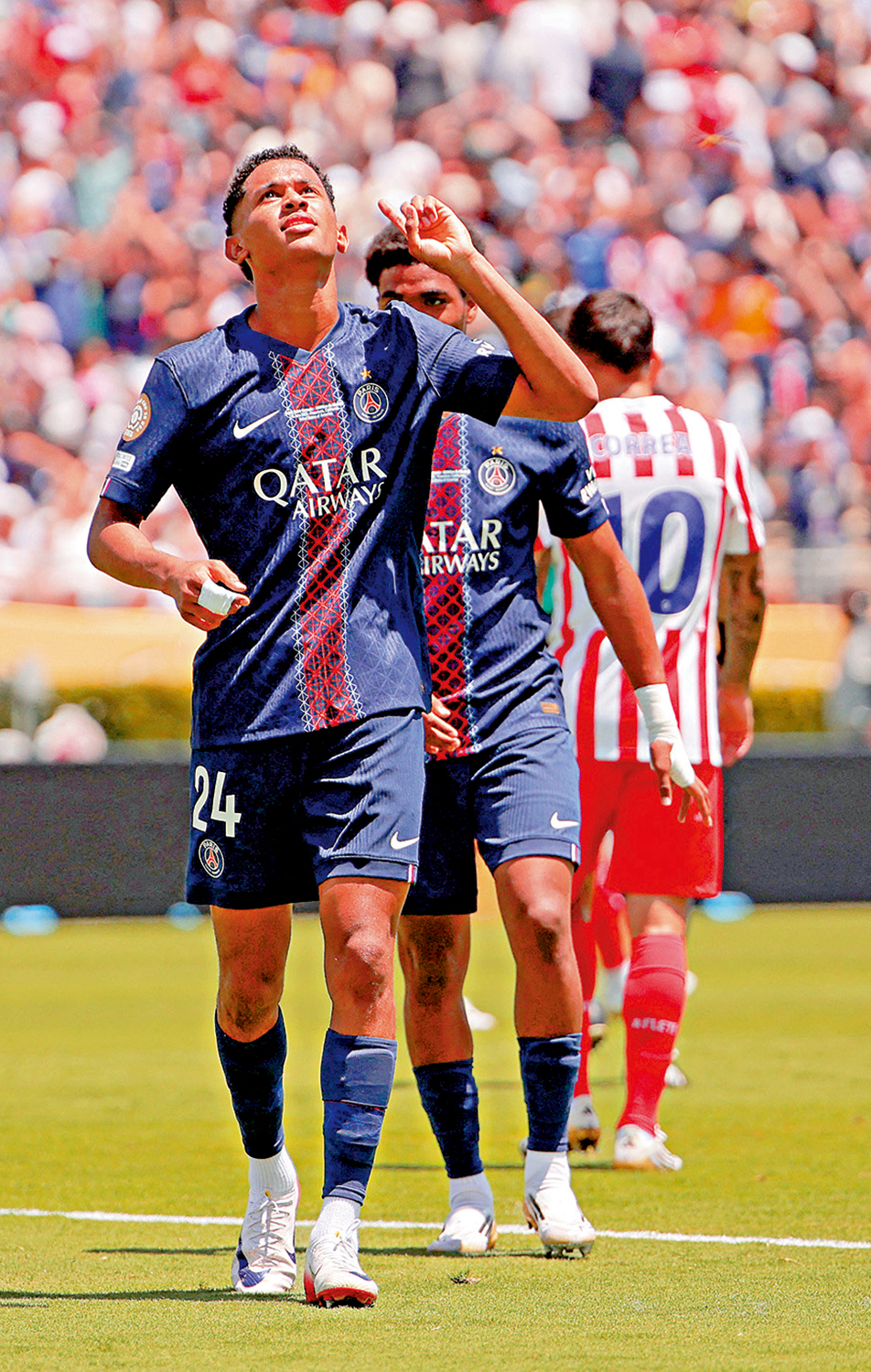 　　圖：馬約奴（前）取得入球後慶祝。\路透社