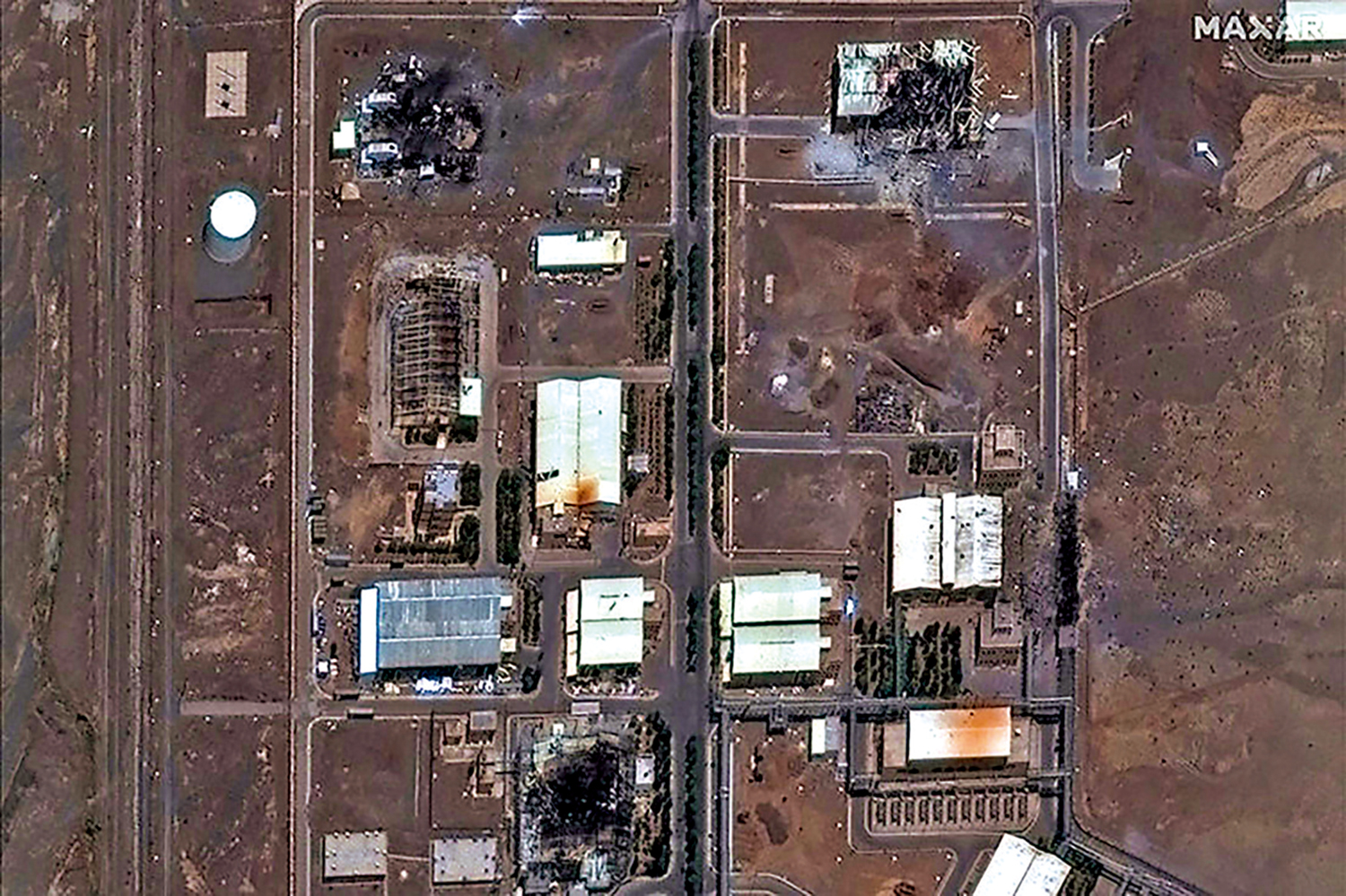 　　圖：伊朗納坦茲核設施遭以色列襲擊，部分建築受損。\法新社