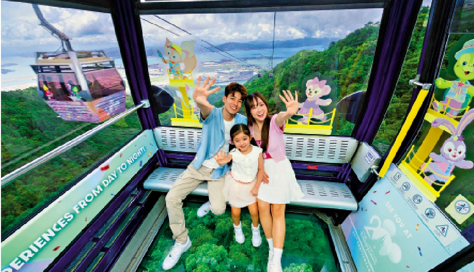圖:昂坪360推出11架以迪士尼為主題的水晶纜車,讓市民「打卡」。