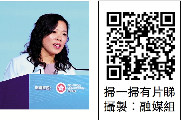 　　圖：優秀教師代表胡馨文。