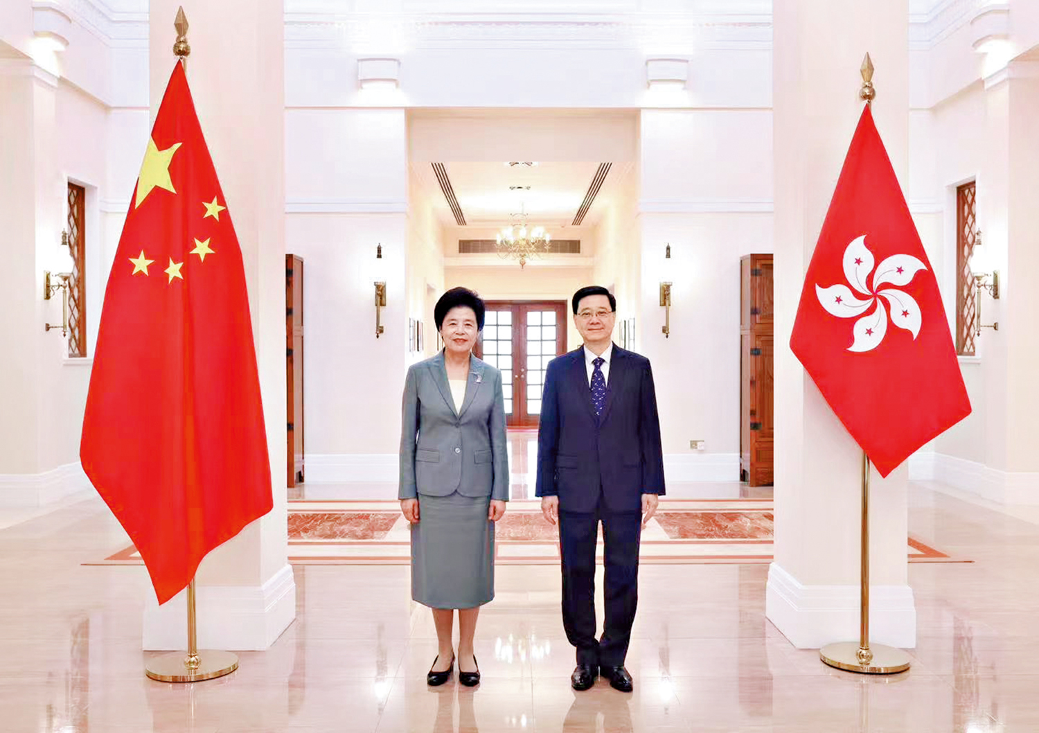 　　圖：行政長官李家超26日在禮賓府歡迎全國政協副主席咸輝訪港指導。