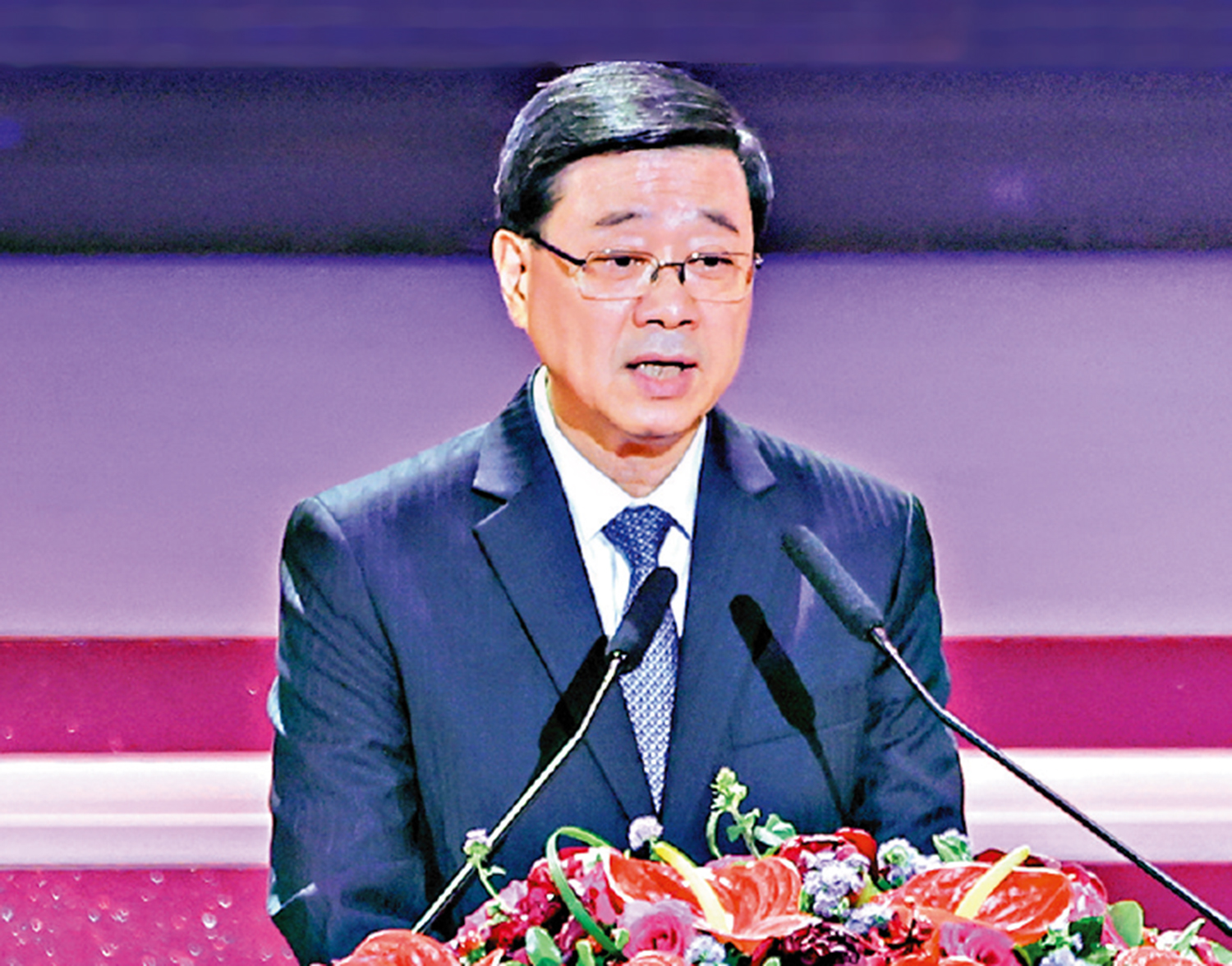 圖:李家超表示,只要我們團結一致,社會各界與特區政府攜手努力,東方之珠將更加耀目璀璨。