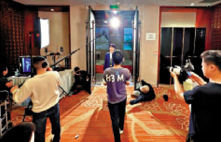 　　圖：大陸微短劇拍攝現場。網上圖片