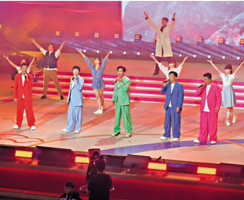 　　圖：「HEY BROTHER」日前在「星耀紫荊慶回歸」文藝晚會上獻唱《共唱輝煌》。