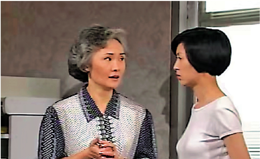 　　圖：雪妮（左）生前曾飾演《天地豪情》的顧玉媚。\劇照