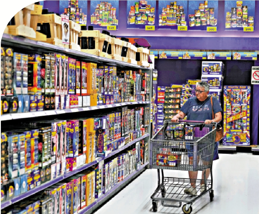 　　圖：「大而美」法案將拖累美國經濟增長，增加民眾生活壓力。\美聯社