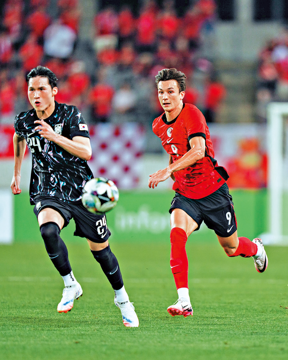 　　圖：安永佳（右）肩負港足的入球重任。\資料圖片