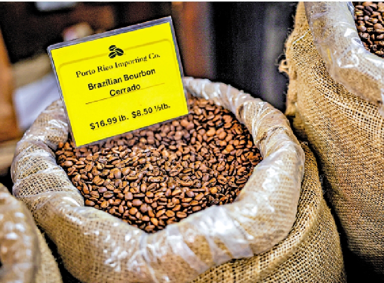 　　圖：紐約一間門市內的巴西進口咖啡豆。\路透社
