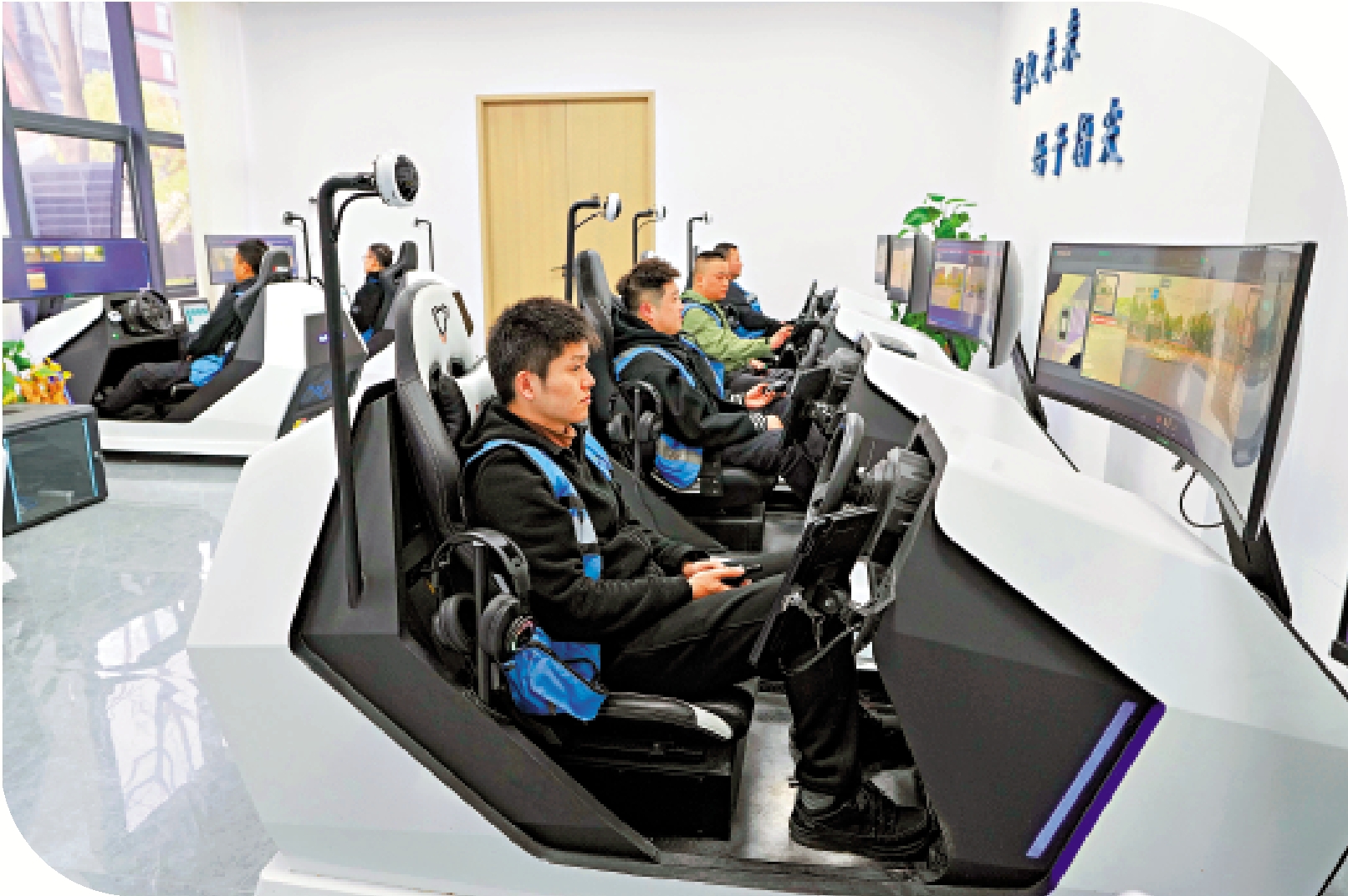 　　圖：《關於金融支持新型工業化的指導意見》聚焦新型工業化重大戰略，優化金融政策工具，支持技術和產品攻關。