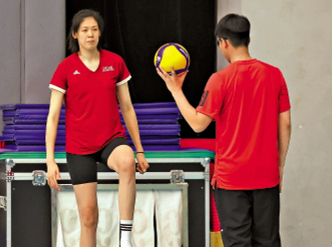 　　圖：李盈瑩（左）目前處於傷病恢復階段。\資料圖片