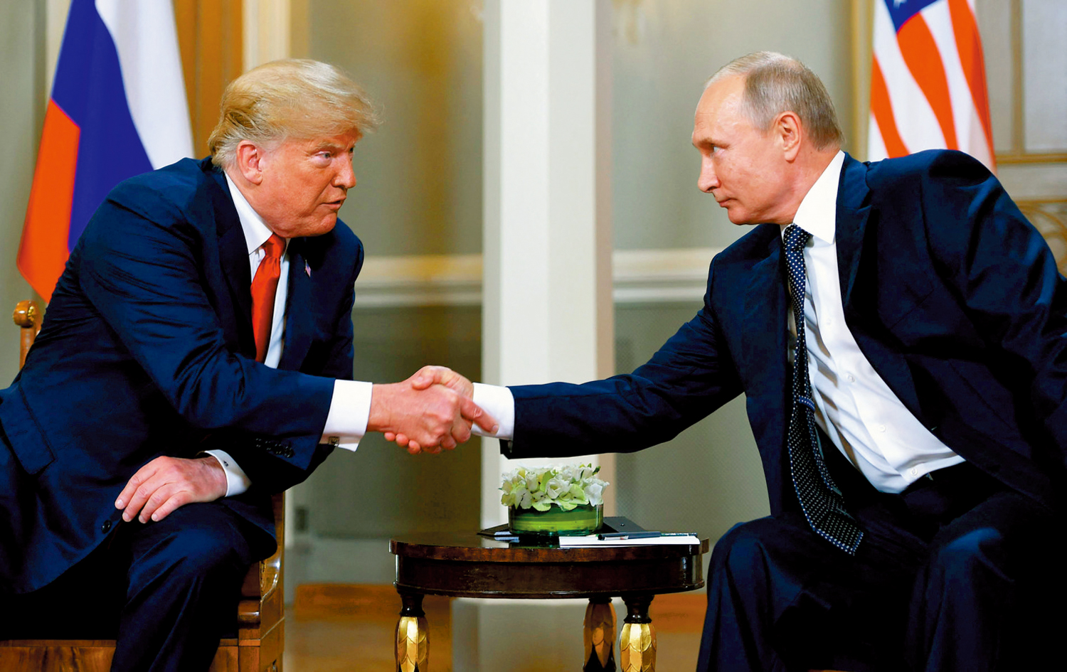 　　圖：俄羅斯總統普京（右）和美國總統特朗普2018年在赫爾辛基會面。\法新社