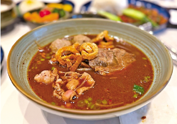 　　圖：金鐘Apinara的船麵。