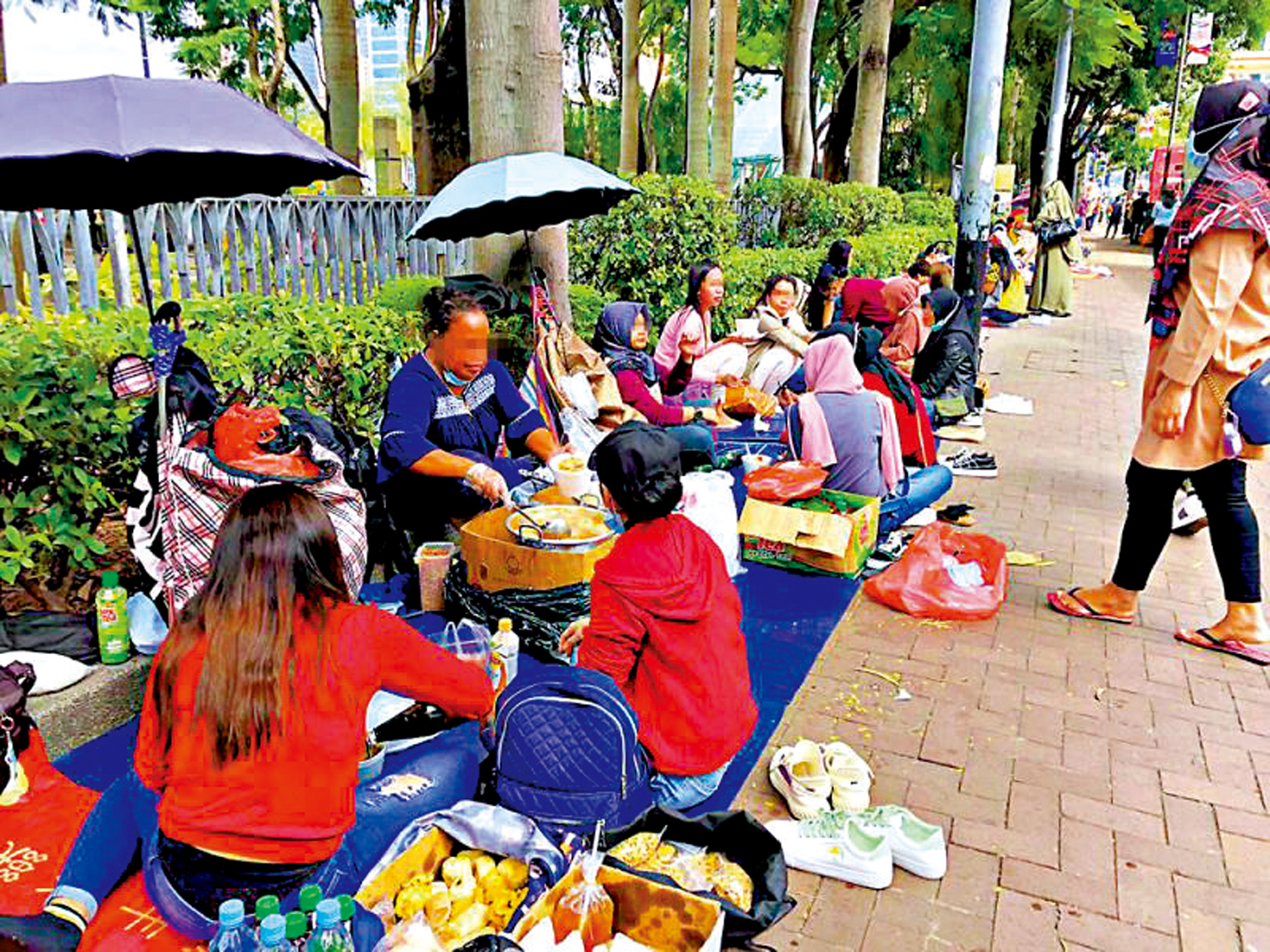 　　圖：嶺大調查指出，近三成受訪者指社交媒體最不尊重外傭。