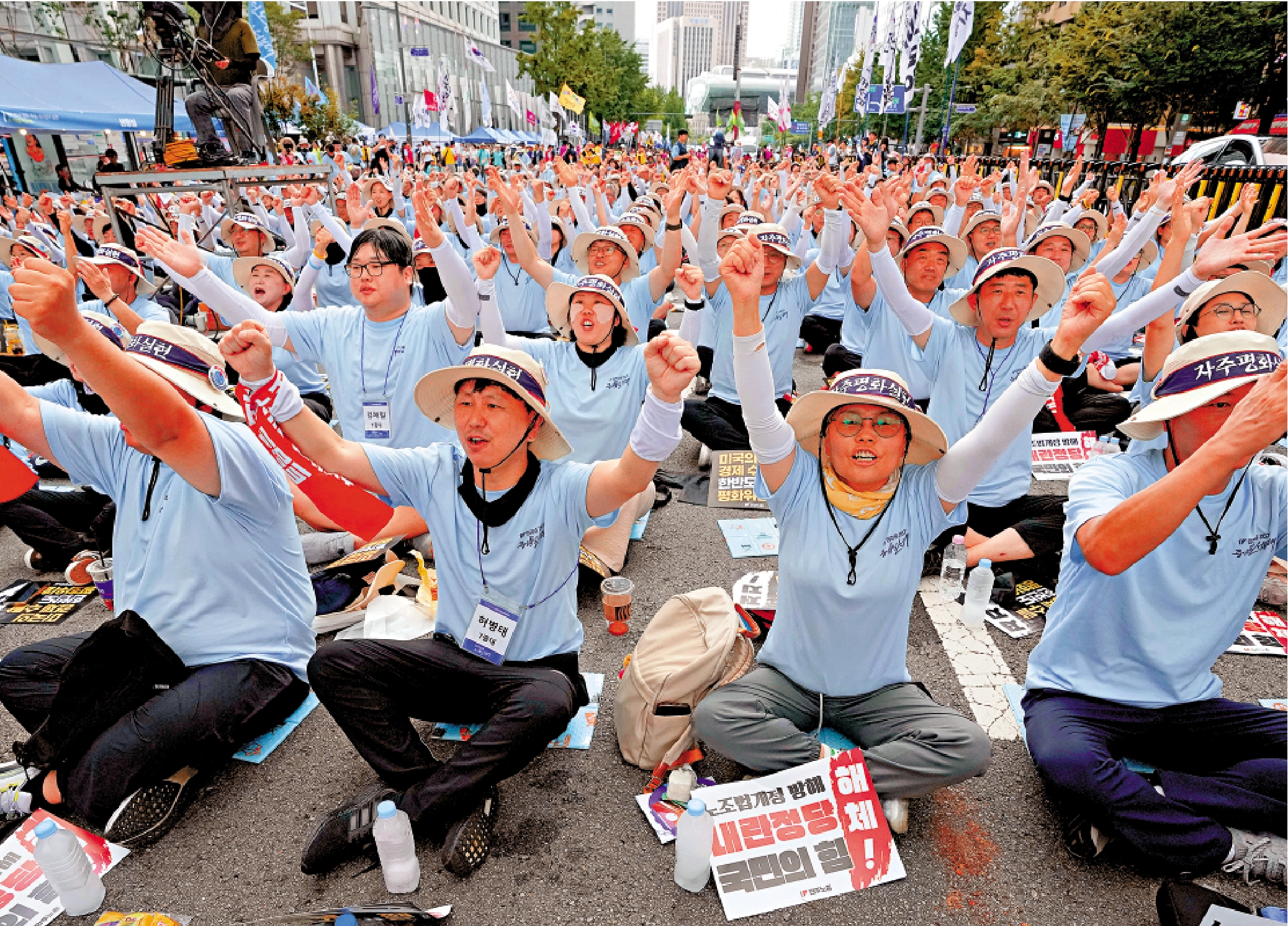 　　圖：韓國工會聯盟15日在首爾舉行紀念韓國從日本殖民統治下解放80周年活動。\美聯社