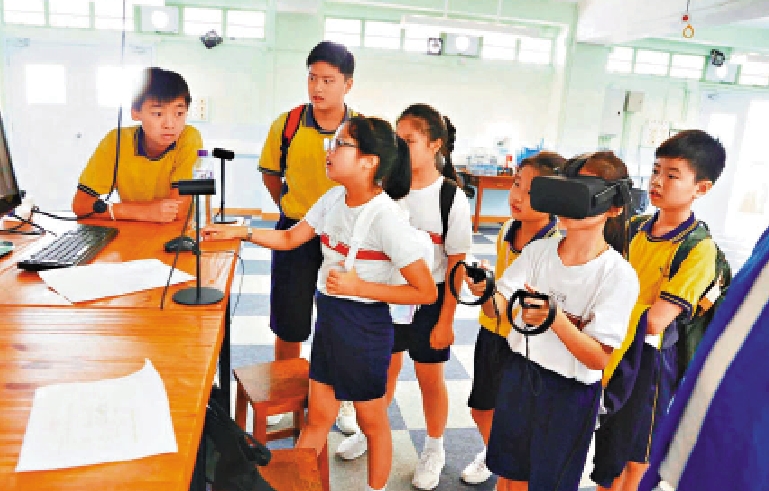 　　圖：中學校長會建議，善用香港聯通中外的優勢，推動中小學數字教育的發展。