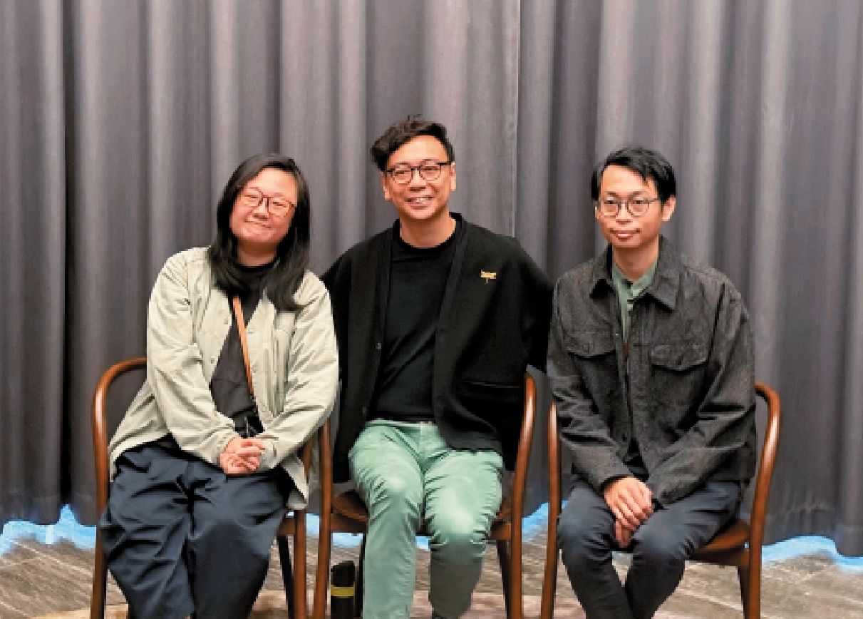 　　圖：《大狀王》舞台設計團隊成員楊子欣（左起）、黃逸君、張正和。