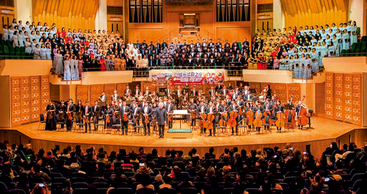 　　圖：香港「2019經典名曲之夜」音樂會由內地合唱團與香港合唱團共同演繹《黃河大合唱》。