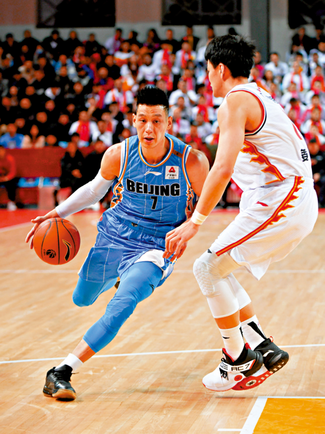 　　圖：林書豪（左）曾效力CBA球隊北京首鋼。\資料圖片