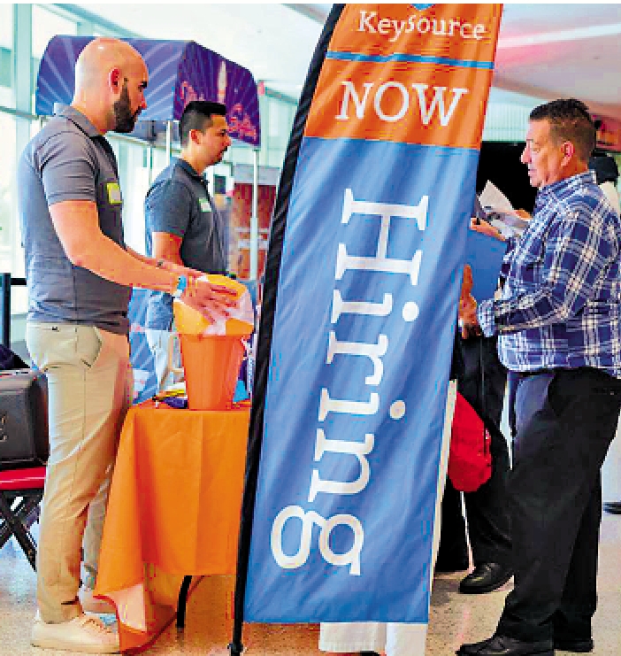 　　圖：美國新增職位近月大幅縮減，工資增長亦見放緩，勢將拖累美國經濟增長。