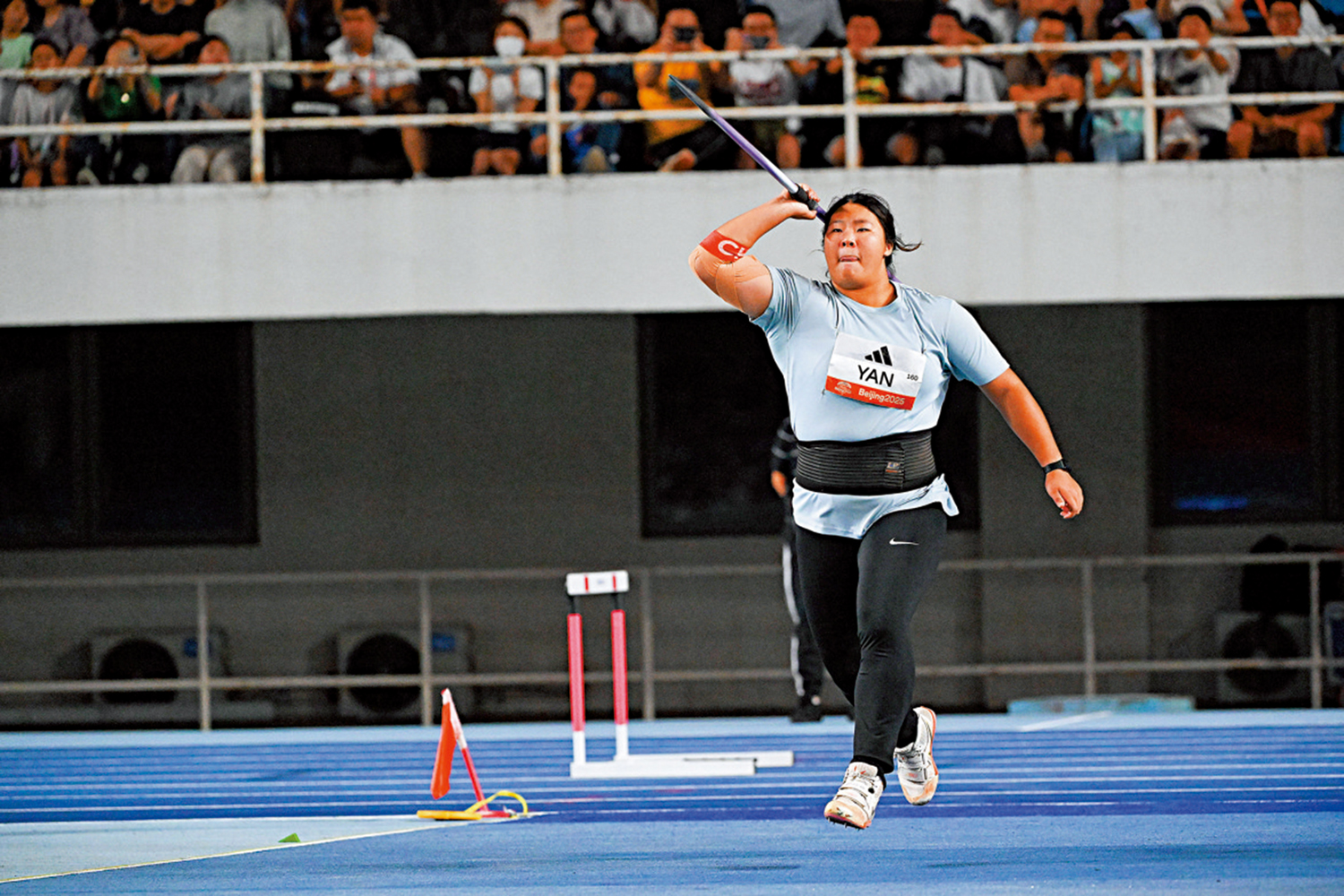 　　圖：嚴子怡在比賽中。\新華社