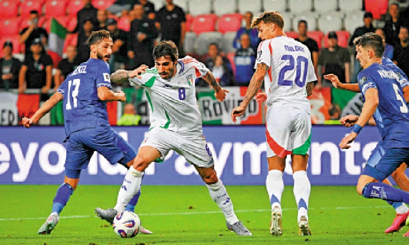 　　圖：意大利的辛度東拿利（左二）在比賽中。/法新社