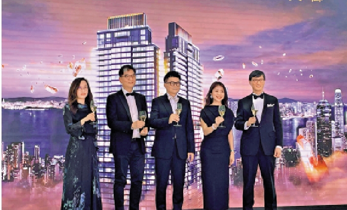 　　圖：天御命名，林達民（中）表示，項目最大1伙面積廣達1.2萬方呎。