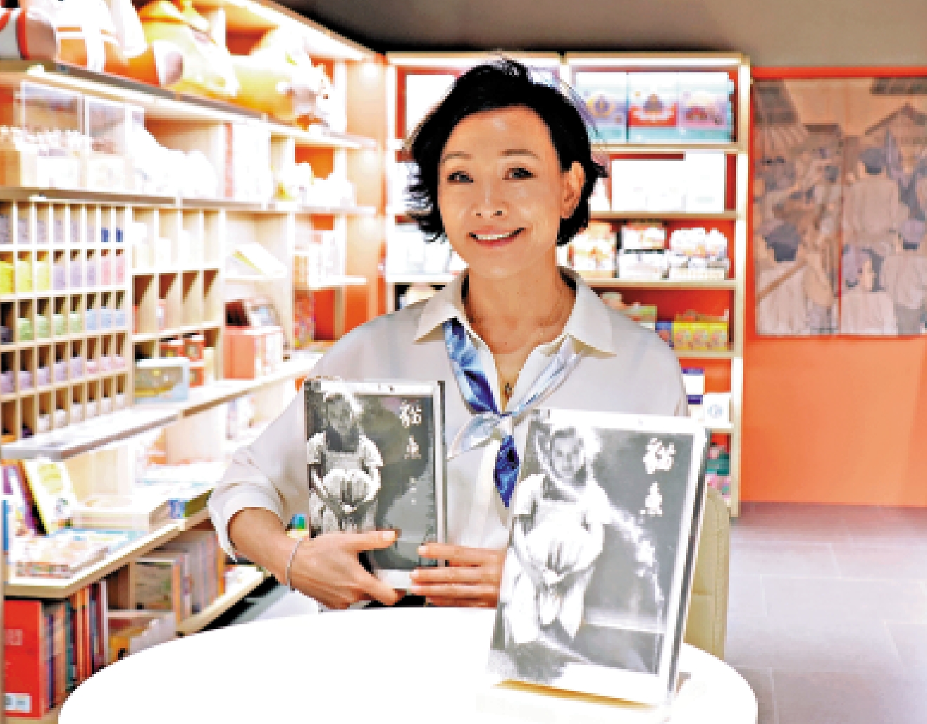 　　圖：陳沖攜新書《貓魚》接受傳媒訪問。\大公報記者徐小惠攝