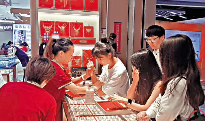 　　圖：在水貝黃金交易中心，絕大多數商戶未受到上游金料商跑路影響。/大公報記者李昌鴻攝