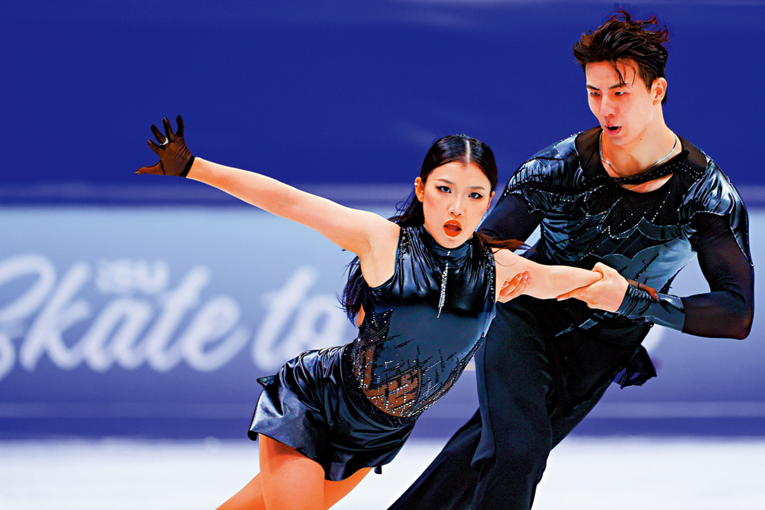 　　圖：王詩玥（左）／柳鑫宇在比賽中。\中新社