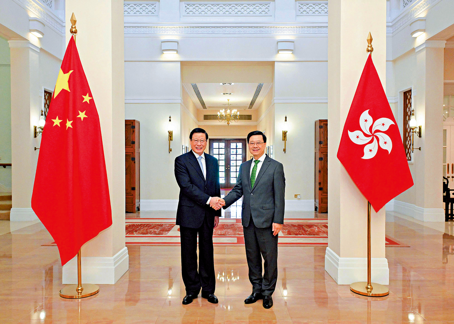 　　圖：李家超在禮賓府會晤應勇，就雙方共同關心議題交流意見。