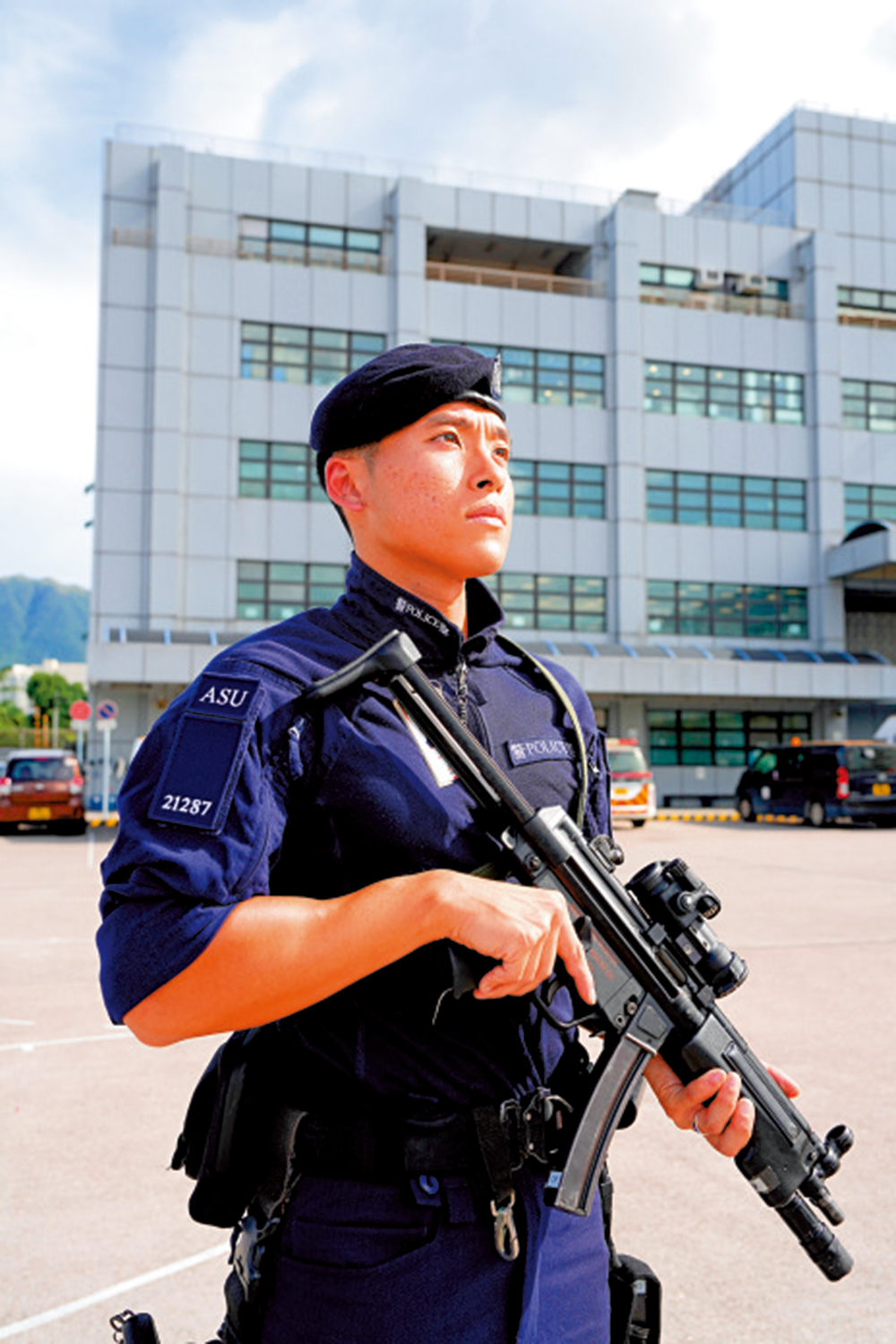 　　圖：葉德祥「過五關斬六將」當上機場特警。