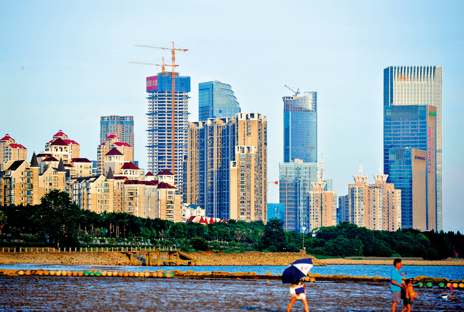 　　圖：通過建立中央、省、市縣各司其職的債務管理體系，同步完善項目披露與評估機制，方能有效化解並防範多層次相互交疊的債務風險。