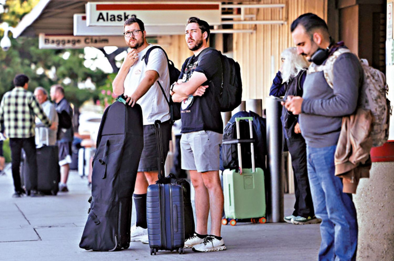 　　圖：加州伯班克機場6日因人手不足出現航班延誤。\法新社