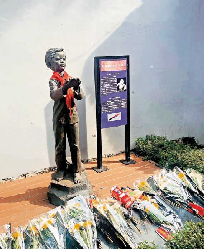 　　圖：新中國最小的烈士「小蘿蔔頭」雕像。\大公報記者韓毅攝