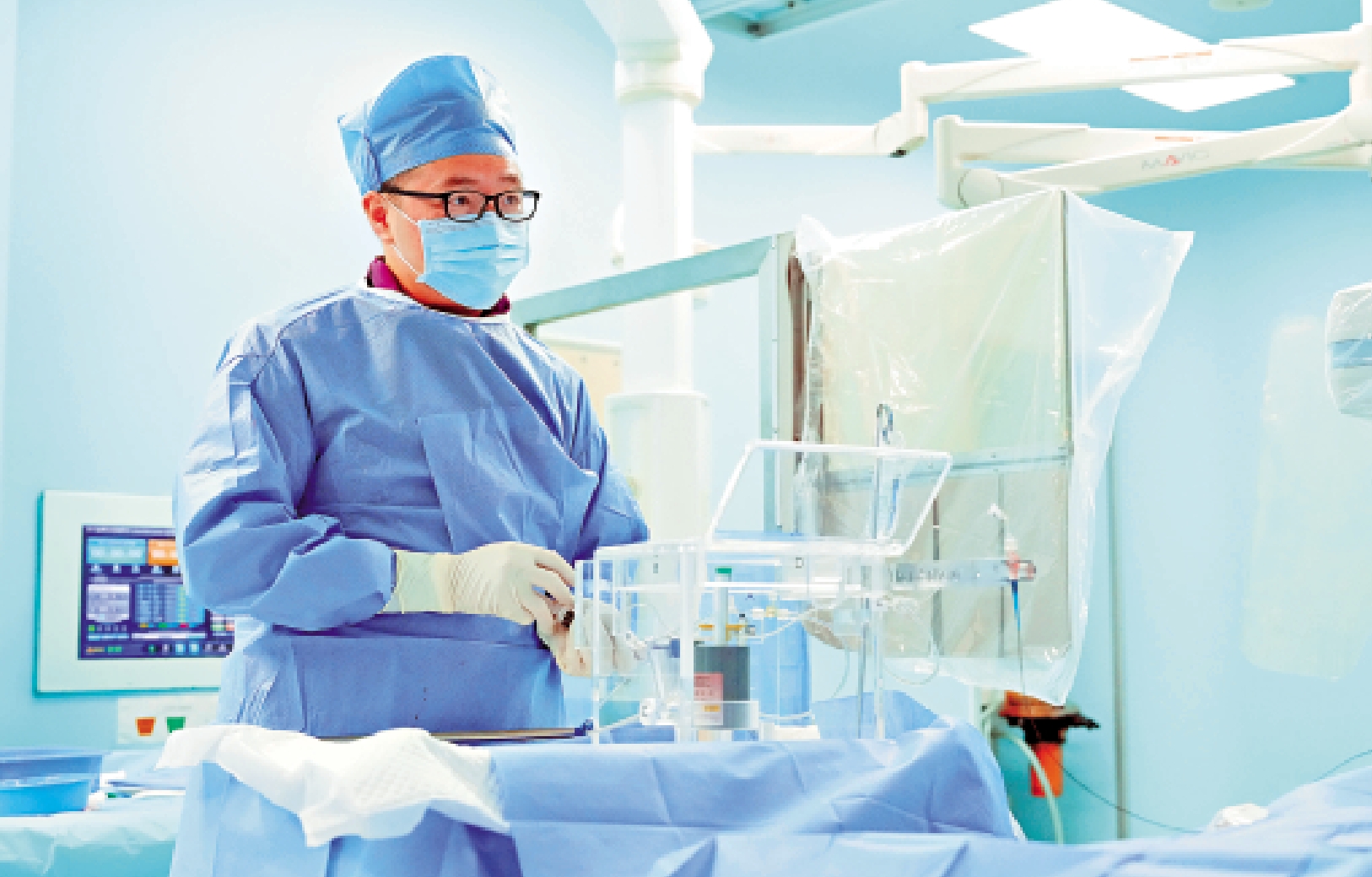 　　圖：依託「港澳藥械通」支持，暨南大學附屬第一醫院成功完成大灣區首例釔90玻璃微球手術。\受訪者供圖