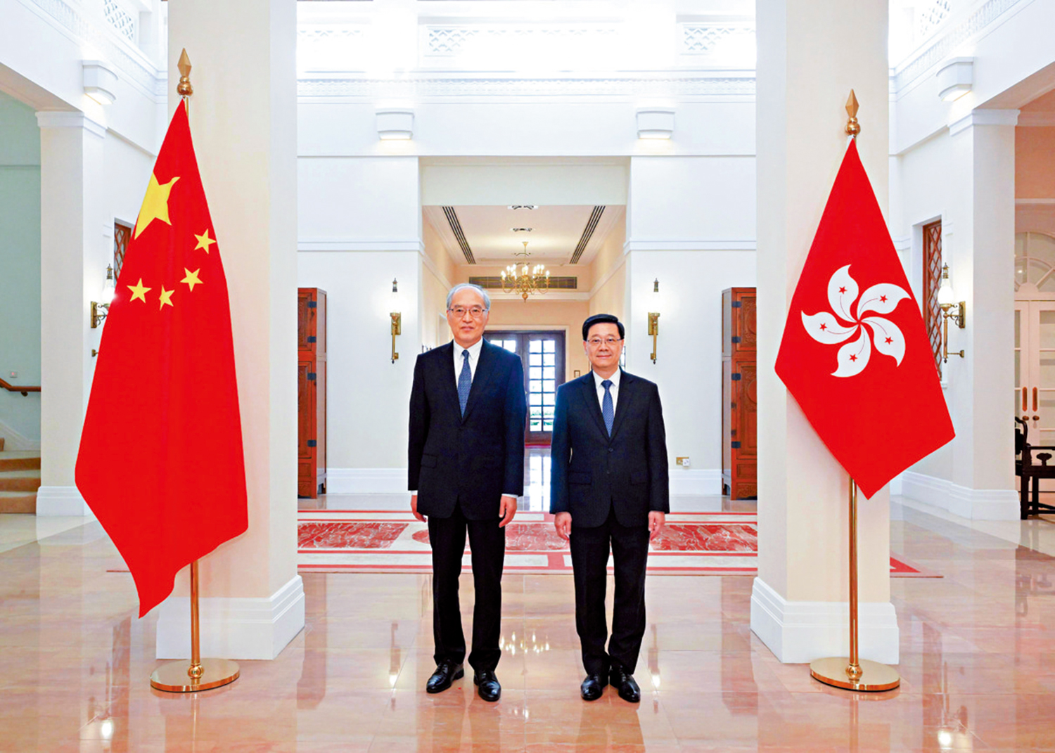 　　圖：行政長官李家超（右）昨日在禮賓府與最高人民法院院長張軍（左）會面。