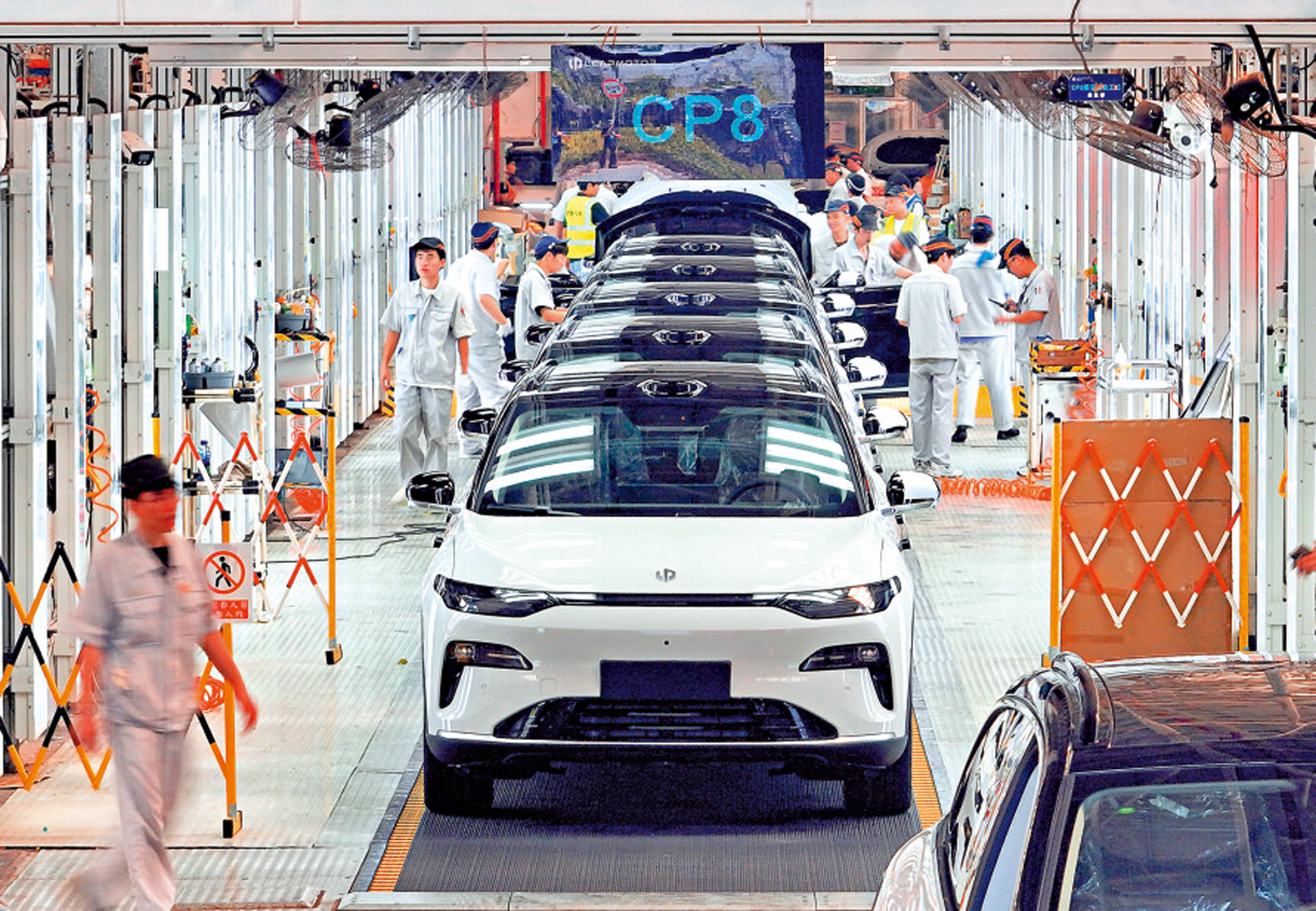 　　圖：今年前9個月，新能源汽車產銷分別錄得1124.3萬輛和1122.8萬輛。