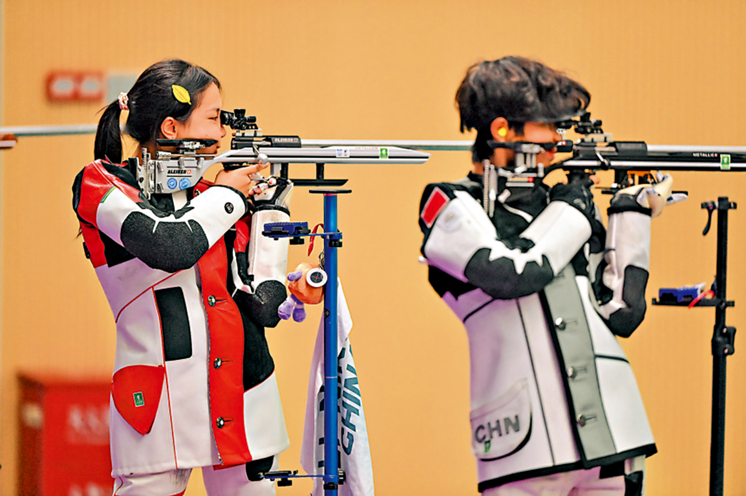 　　圖：浙江隊選手王子菲（左）在比賽中。\新華社