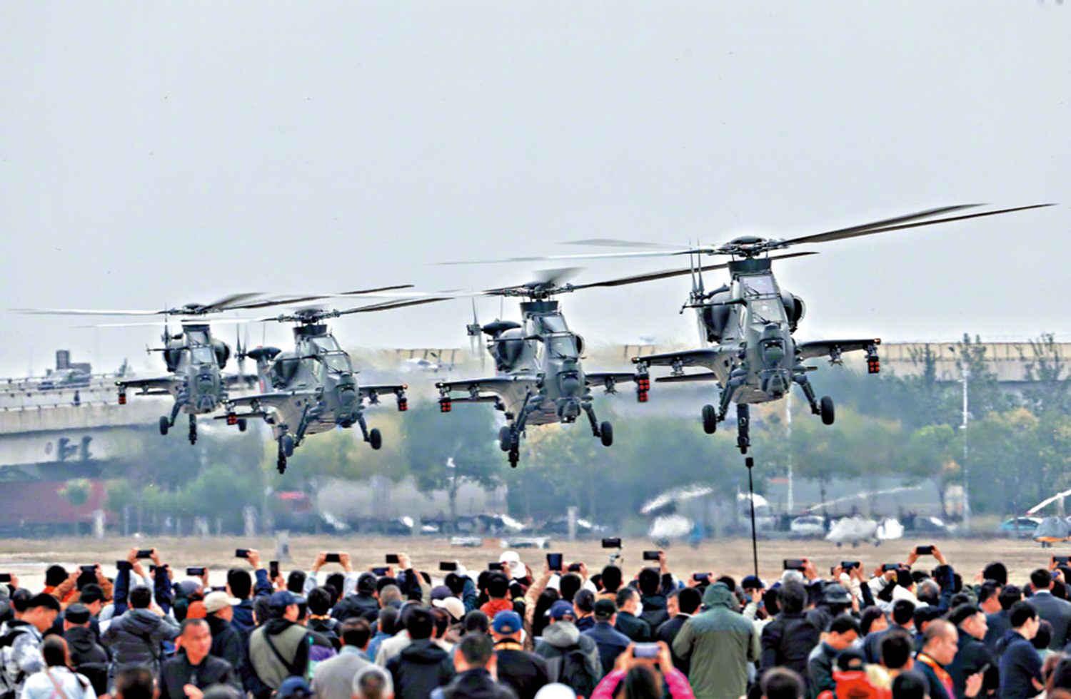 　　圖：直10秀絕活 掌聲雷動