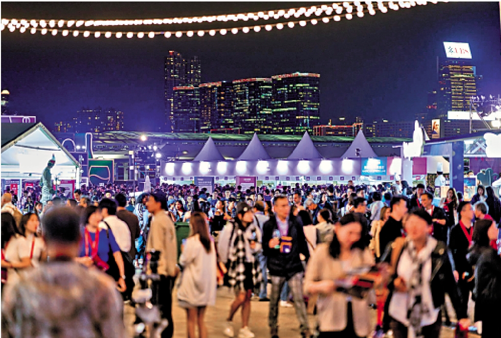 　　圖：有參展商表示，今年美酒佳餚巡禮延長開放至午夜十二時，對銷情大有幫助。