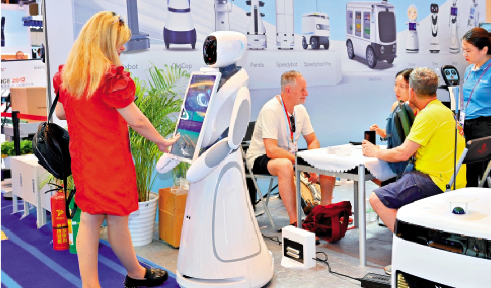 　　圖：中銀證券建議中期重點配置有望受益於「新質生產力」和「內需升級」的板塊。