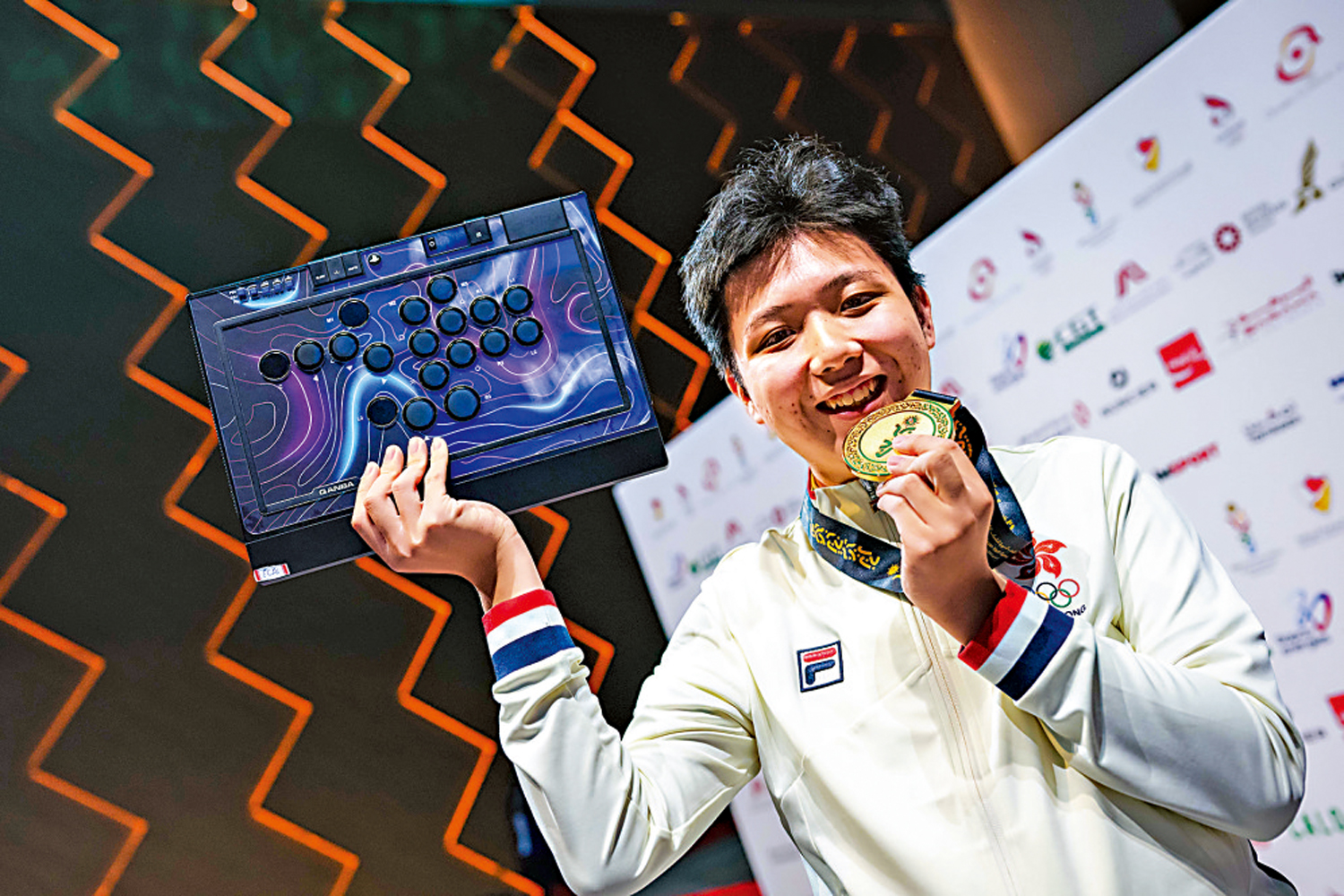 　　圖：陳栢賢電競奪港隊第3金