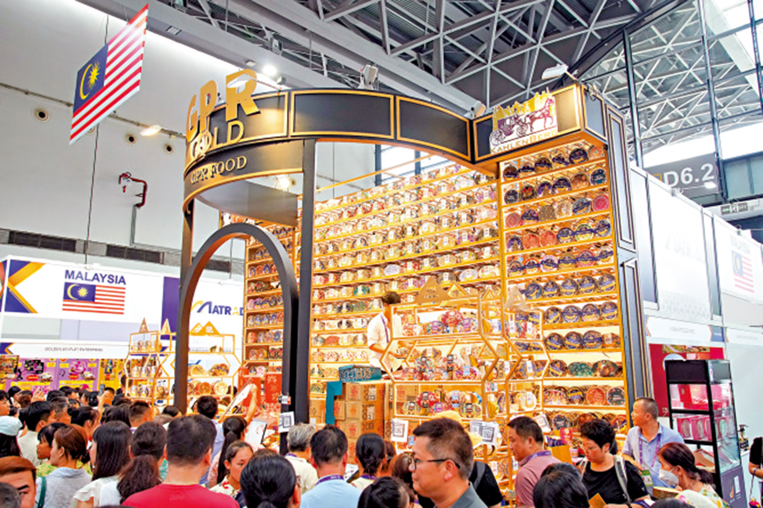 　　圖：在2025「中國─東盟博覽會」，馬來西亞館吸引大量民眾。\中新社